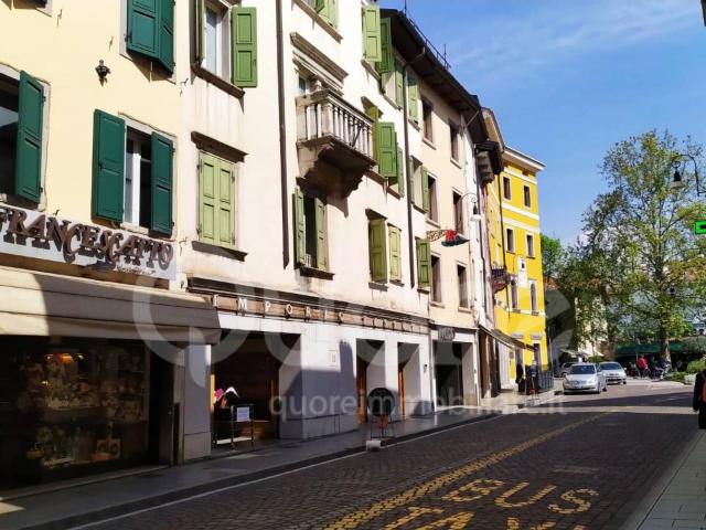 Negozio in vendita a Udine