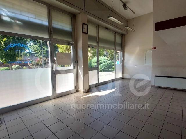 Negozio in vendita a Udine, Semicentro
