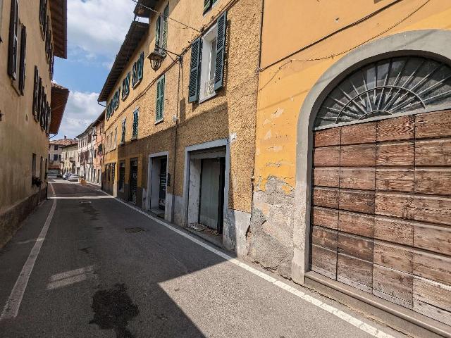 Negozio in vendita a Vaprio D'Adda