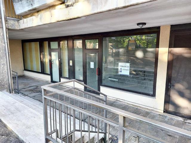 Negozio in vendita a Varese