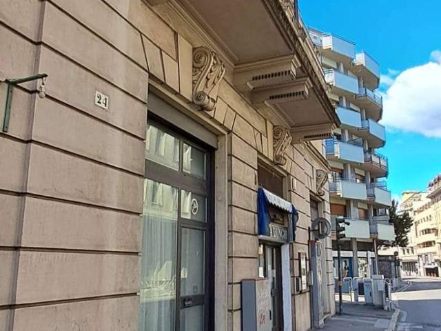 Negozio in vendita a Varese