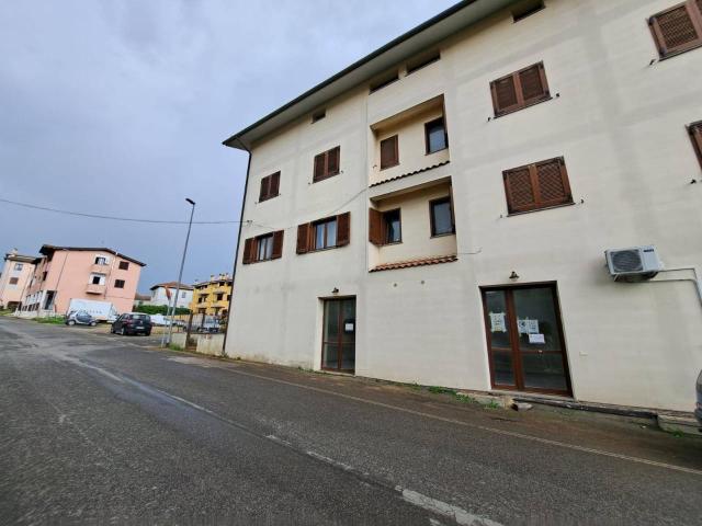 Negozio in vendita a Vejano