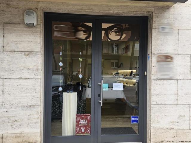 Negozio in vendita a Verona