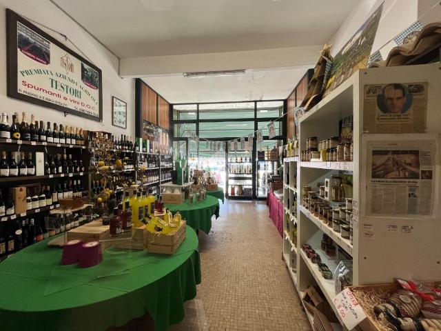 Negozio in vendita a Vezzano Ligure