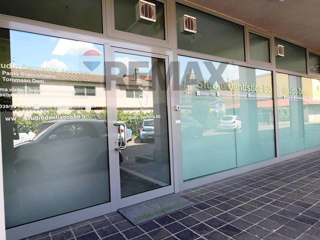 Negozio in vendita a Vimercate