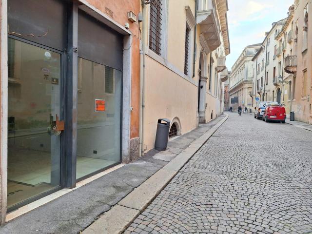 Negozio in vendita a Vicenza