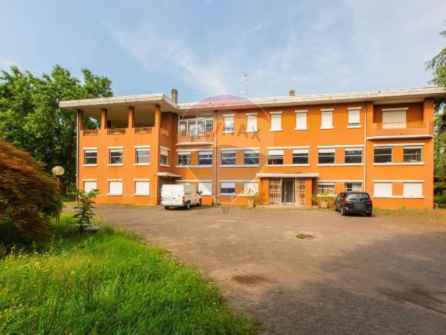 Negozio in vendita a Villa Cortese