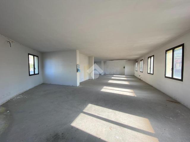 Negozio in vendita a Villongo