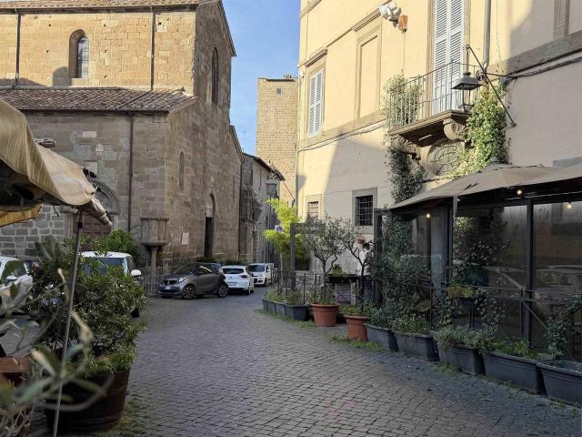 Negozio in vendita a Viterbo