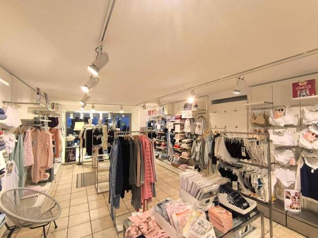 Negozio in vendita a Aosta