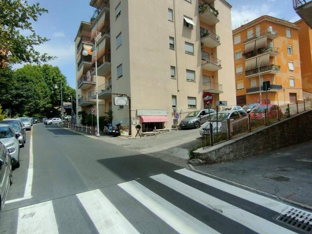 Negozio in vendita a Albano Laziale