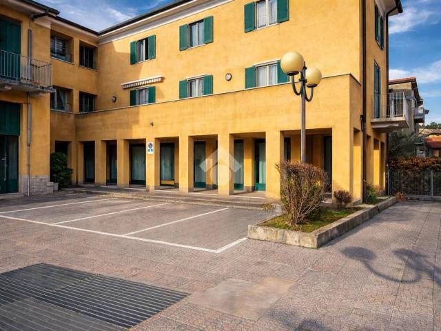 Negozio in vendita a Albavilla