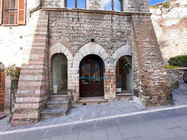 Negozio in vendita a Assisi