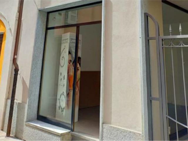 Negozio in vendita a Asti