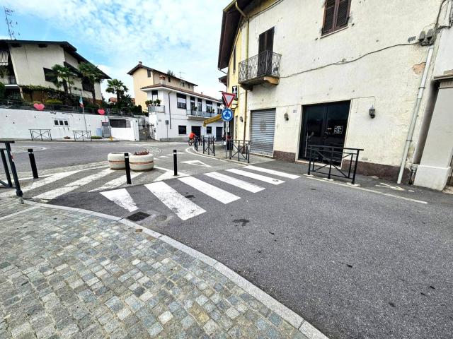 Negozio in vendita a Arona
