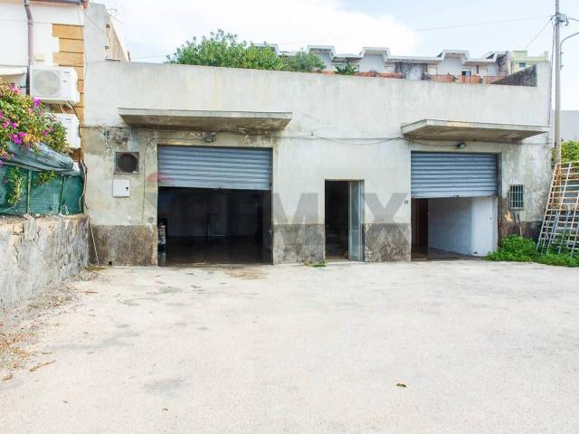 Negozio in vendita a Augusta