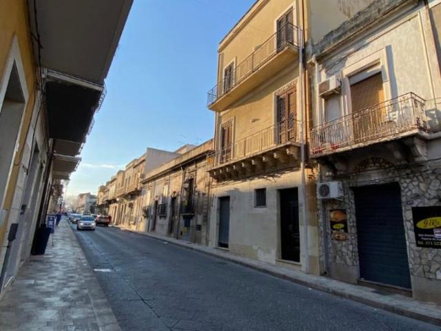 Negozio in vendita a Avola