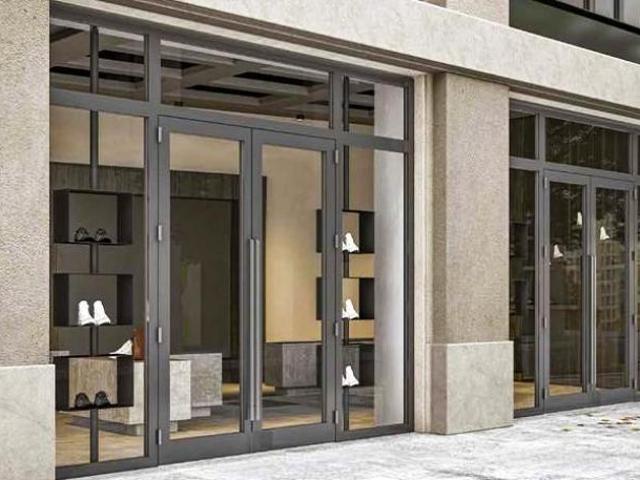 Negozio in vendita a Avenza Carrara 120 mq Rif: 1148409