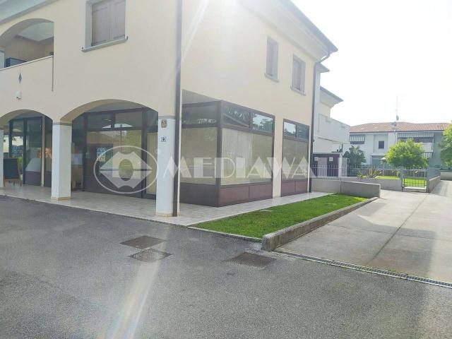 Negozio in vendita a Azzano Decimo