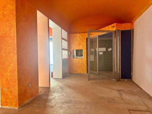 Negozio in vendita a Barcellona Pozzo Di Gotto