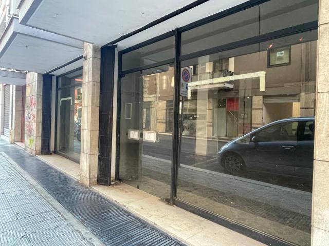 Negozio in vendita a Bari