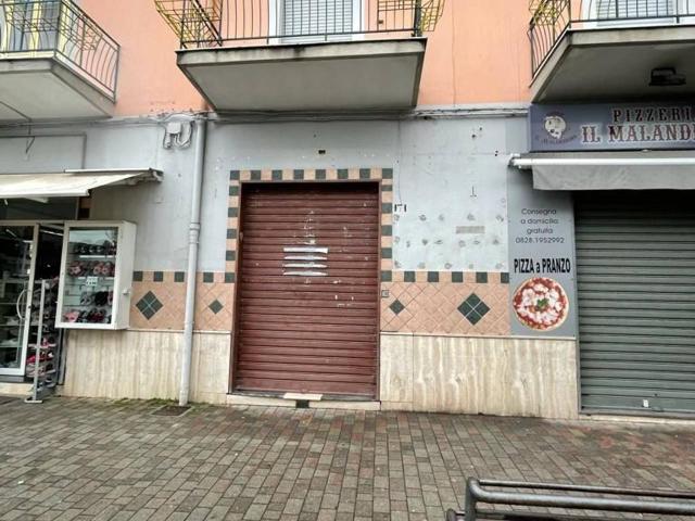 Negozio in vendita a Battipaglia
