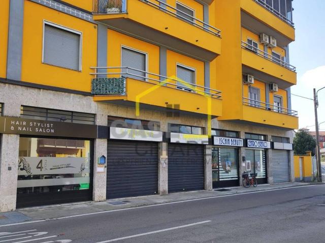 Negozio in vendita a Binasco