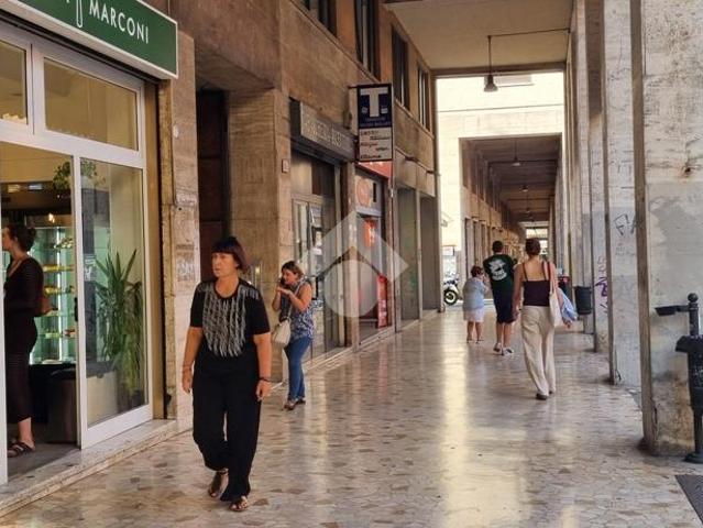 Negozio in vendita a Bologna