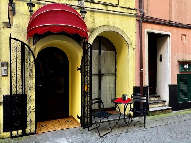 Negozio in vendita a Borghetto Santo Spirito