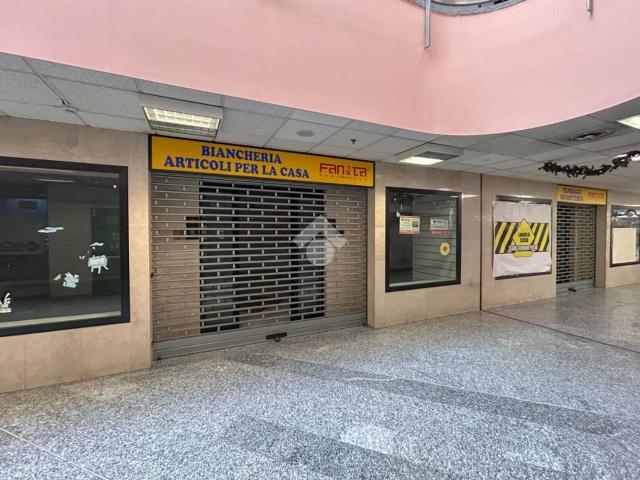 Negozio in vendita a Brugherio