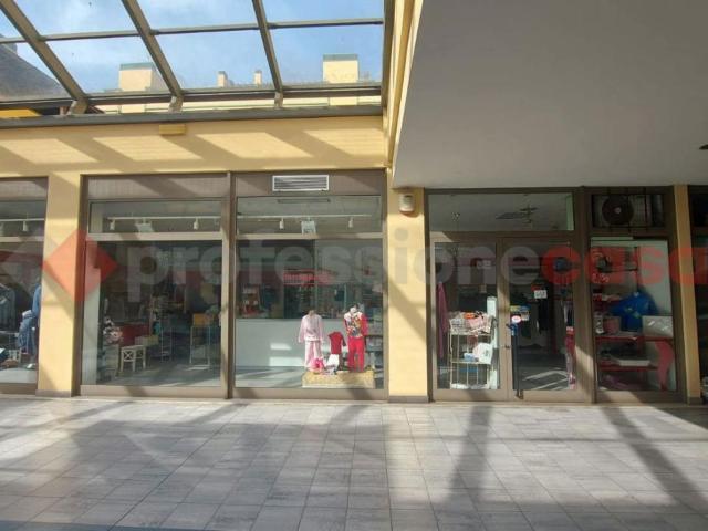 Negozio in vendita a Campi Bisenzio