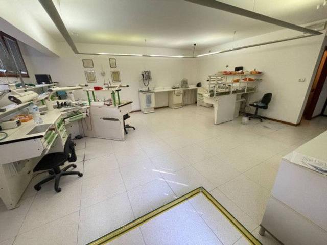 Negozio in vendita a Canegrate