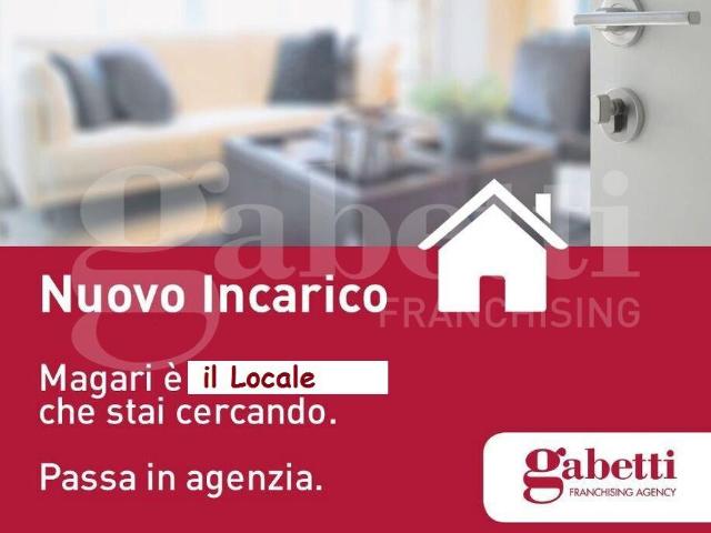 Negozio in vendita a Canosa Di Puglia