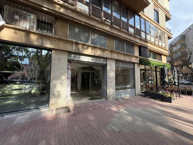 Negozio in vendita a Cagliari