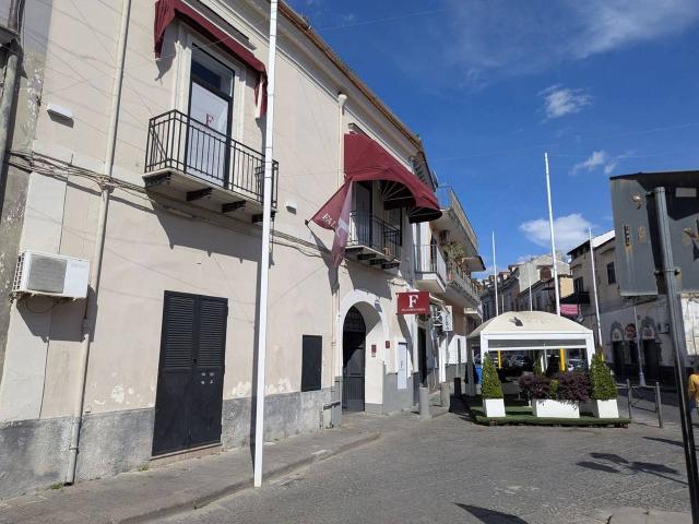 Negozio in vendita a Caivano