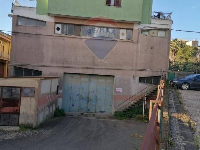 Negozio in vendita a Caltagirone
