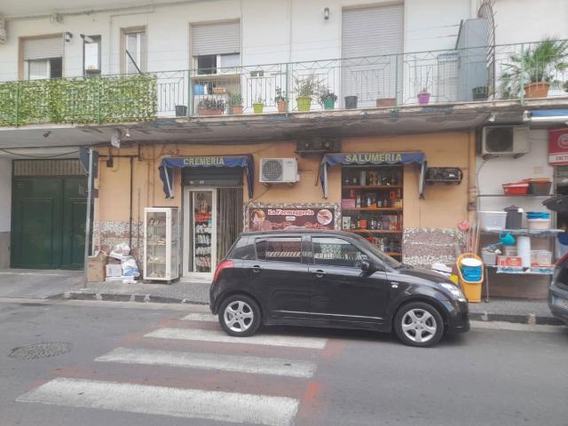Negozio in vendita a Cardito