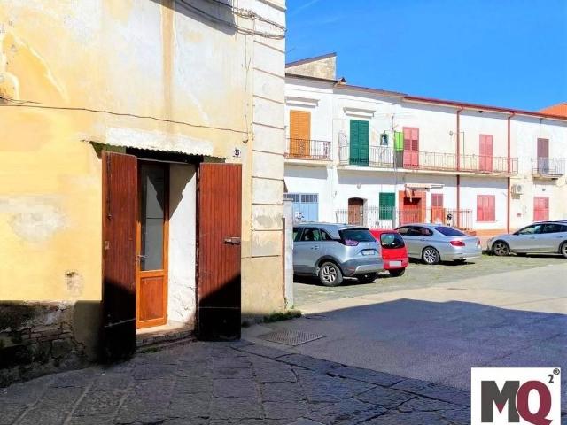 Negozio in vendita a Carinola