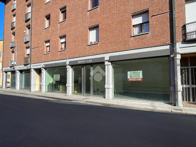 Negozio in vendita a Carpi