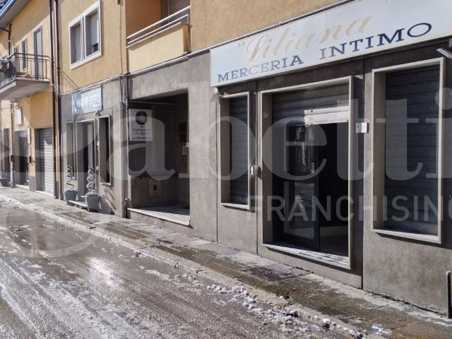 Negozio in vendita a Castel di Sangro