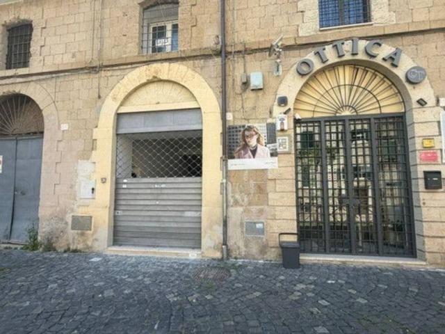 Negozio in vendita a Castel Madama