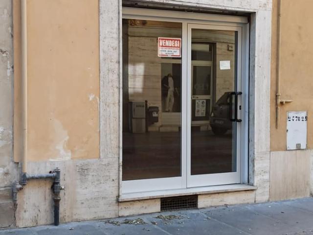 Negozio in vendita a Casale Monferrato