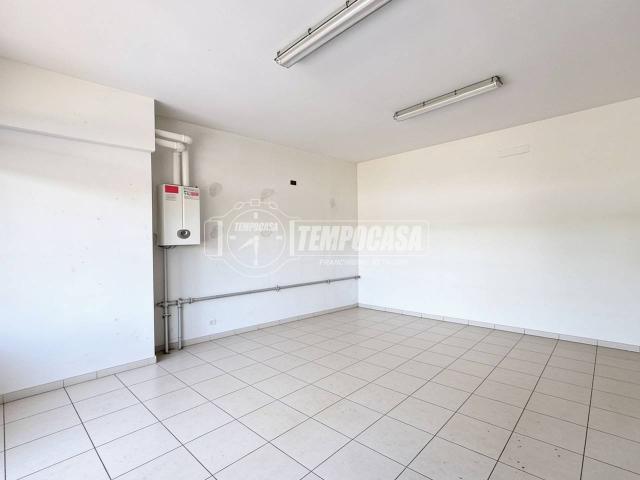 Negozio in vendita a Casalgrande