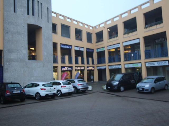 Negozio in vendita a Casatenovo