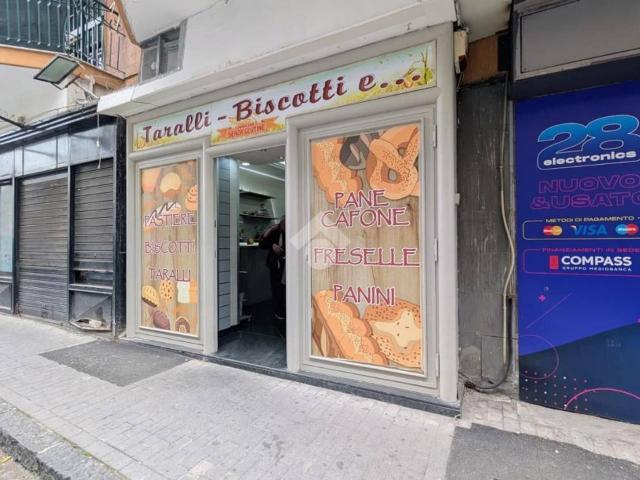 Negozio in vendita a Casoria