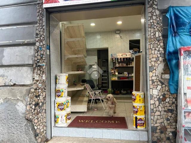 Negozio in vendita a Casoria