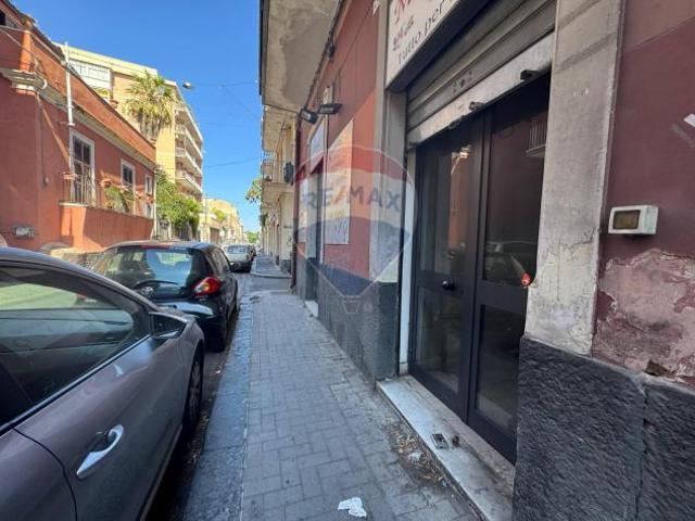 Negozio in vendita a Catania, Cibali