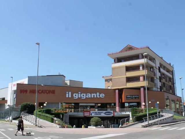 Negozio in vendita a Cesano Maderno