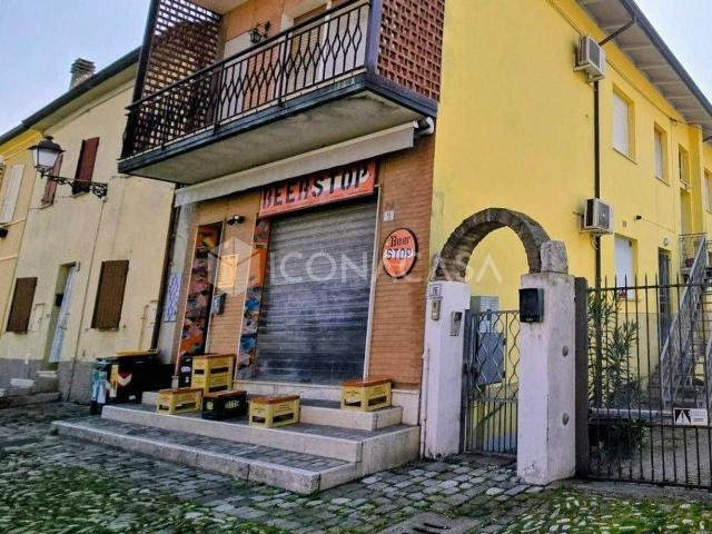Negozio in vendita a Cesenatico