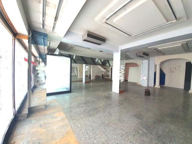 Negozio in vendita a Chiesina Uzzanese